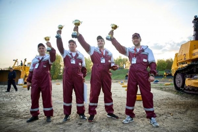 Бульдозеристы из Вологодской области взяли золото и серебро Международного чемпионата операторов техники ЧЕТРА